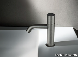 NOSTROMO - E904 - Countertop 1 hole washbasin mixer _ Fantini Rubinetti