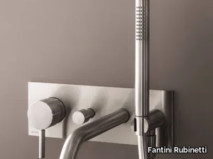 NOSTROMO - D020A/E321B - Wall-mounted bathtub mixer with hand shower _ Fantini Rubinetti