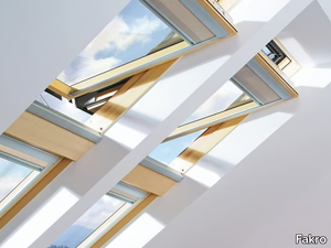 FTP-V SOLAR - Centre-pivot Electrically operated wooden roof window _ Fakro