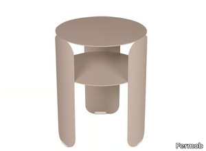 BEBOP - Round aluminium garden side table with integrated magazine rack _ Fermob