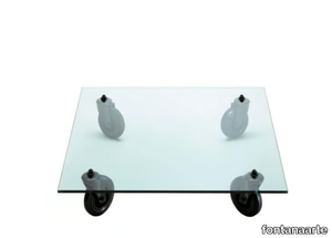 TAVOLO CON RUOTE - Square float glass coffee table with castors _ FontanaArte