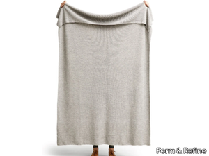 AYMARA - Solid-color alpaca lap robe _ Form & Refine