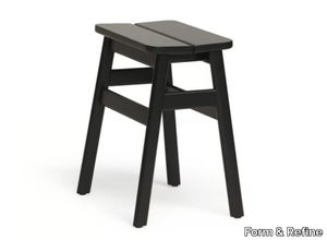 ANGLE STANDARD 45 - Beech stool _ Form & Refine