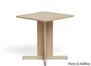 QUATREFOIL - Square oak table with 4-star base _ Form & Refine