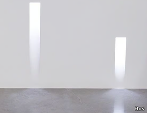 VERTICAL LIGHT LARGE - LED wall-mounted aluminium steplight _ Flos