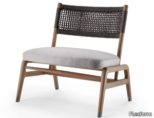 ORTIGIA - Solid wood easy chair with integrated cushion _ Flexform