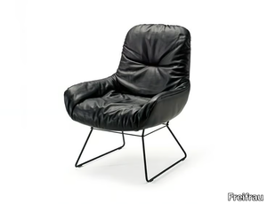 LEYA LOUNGE CHAIR - Sled base leather armchair with armrests _ Freifrau