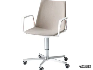 AKAMI IT5R BR - Upholstered chair with castors with armrests _ GABER