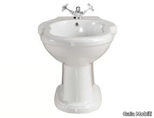 POMPEI - Floor mounted ceramic bidet with overflow _ Gaia Mobili