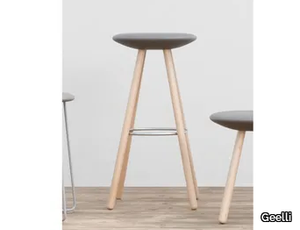 VIOOD - Polyurethane stool with footrest _ Geelli