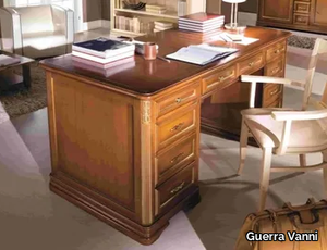 GRANT - Solid wood executive desk with drawers _ Guerra Vanni