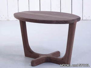 ARMADA - Oval wooden coffee table _ HOOKL und STOOL