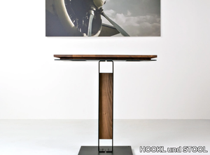 L - Square solid wood table _ HOOKL und STOOL