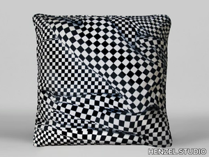 BLACK AND WHITE PEOPLE PATTERN - Square velvet cushion with removable cover _ HENZEL STUDIO