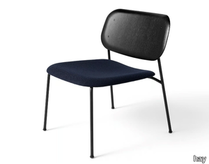 SOFT EDGE 100 LOUNGE - Stackable easy chair with integrated cushion _ Hay