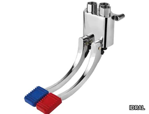 02068 - Pedal Wall-Mounted tap for public WC _ IDRAL