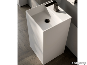 QUADRO - Freestanding square Cristalplant® washbasin _ Ideagroup