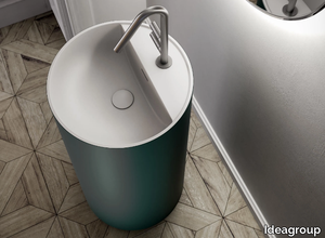 CILINDRO - Round freestanding Cristalplant® washbasin with overflow _ Ideagroup