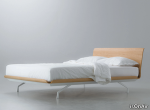 TELEMARK - Double bed with curved wooden elements _ isOnAir