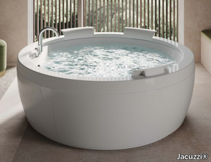 NOVA - Hydromassage freestanding round bathtub _ Jacuzzi®