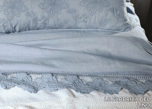 GARDENIA - Embroidered linen bed sheet _ LA FABBRICA DEL LINO