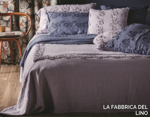 PETALI - Solid-color embroidered linen bedspread _ LA FABBRICA DEL LINO