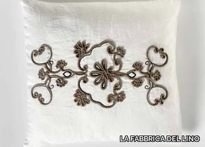 FIORE - Square hand embroidered linen cushion _ LA FABBRICA DEL LINO