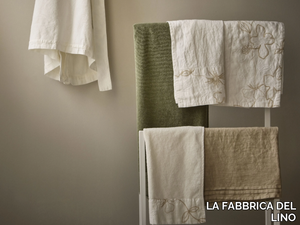 NARCISO - Linen bath towel _ LA FABBRICA DEL LINO