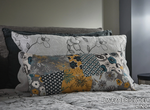 PATCHWORK FLOREALE - Linen pillow case with floral pattern _ LA FABBRICA DEL LINO