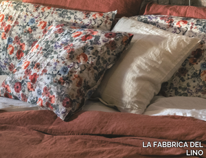 STAMPA BOUQUET - Linen cushion with floral pattern _ LA FABBRICA DEL LINO