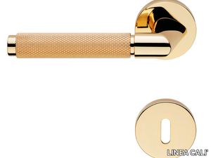 GRIP - Brass door handle on rose _ LINEA CALI'