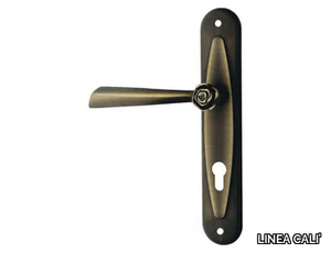 ROSE - Brass door handle on back plate with lock _ LINEA CALI'