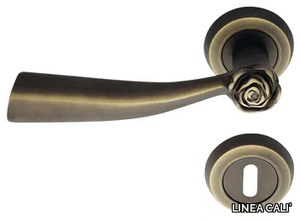 ROSE - Classic style brass door handle on rose with lock _ LINEA CALI'