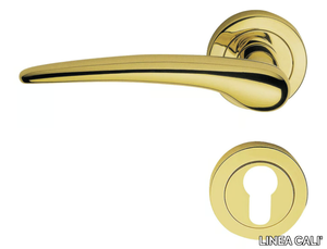 PIN-UP - Classic style brass door handle on rose with lock _ LINEA CALI'