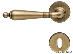 FLORENZIA - Classic style brass door handle on rose with lock _ LINEA CALI'