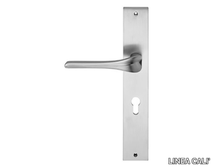 SPIRIT - Contemporary style brass door handle on back plate _ LINEA CALI'