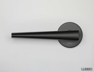 URBAN - Metal door handle on rose _ LUSSO