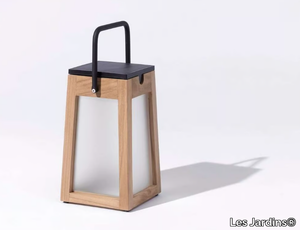 TECK146 - Solar powered teak lantern _ Les Jardins®