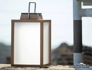 TECK232 - Solar powered teak lantern _ Les Jardins®