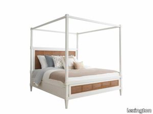 Strand Poster Bed