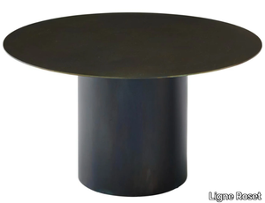 OXYDATION - Low round steel coffee table _ Ligne Roset