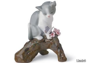 BLOSSOMS FOR THE KITTEN CAT - Porcelain decorative object _ Lladró