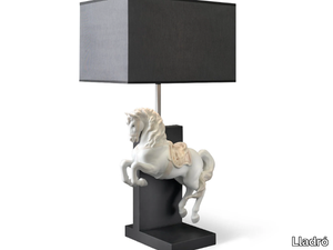 HORSE ON COURBETTE - Porcelain table lamp _ Lladró