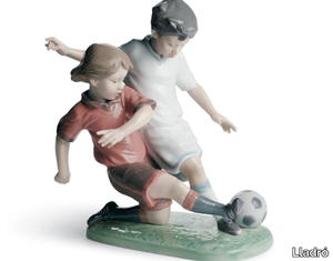 FAIR PLAY CHILDREN FOOTBALL - Porcelain decorative object _ Lladró