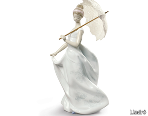 FINESSE WOMAN - Porcelain decorative object _ Lladró