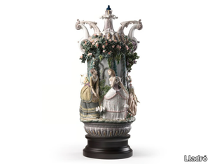 LADIES FROM ARANJUEZ - Porcelain decorative object _ Lladró