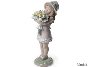 YOU DESERVE THE BEST GIRL - Porcelain decorative object _ Lladró