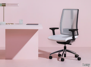 SWITCH - Height-adjustable mesh office chair with armrests with 5-Spoke base _ Luxy