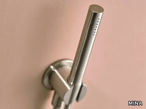 SYNTH 0426+0700+G20 - Stainless steel handshower with bracket _ MINA