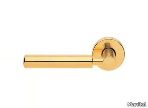 AMLETO - Brass door handle with lock on rose _ Manital